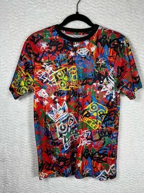 Drill Clothing Co. Graffiti Print Short Sleeve Tee. Such a stand out piece 🧡🔥